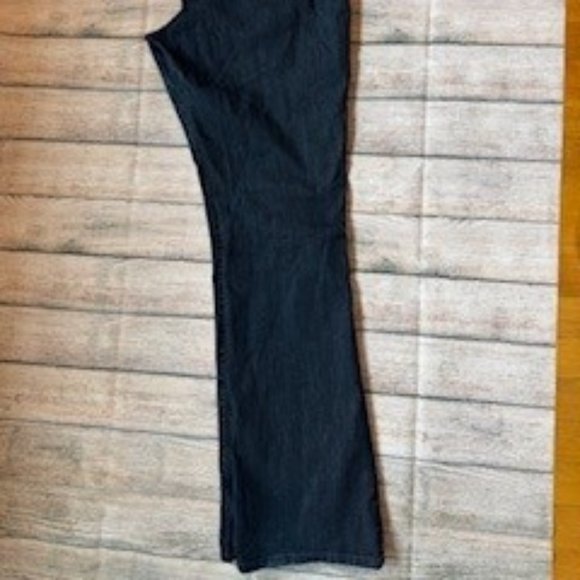 Dark wash bootcut old navy jean - Picture 4 of 6